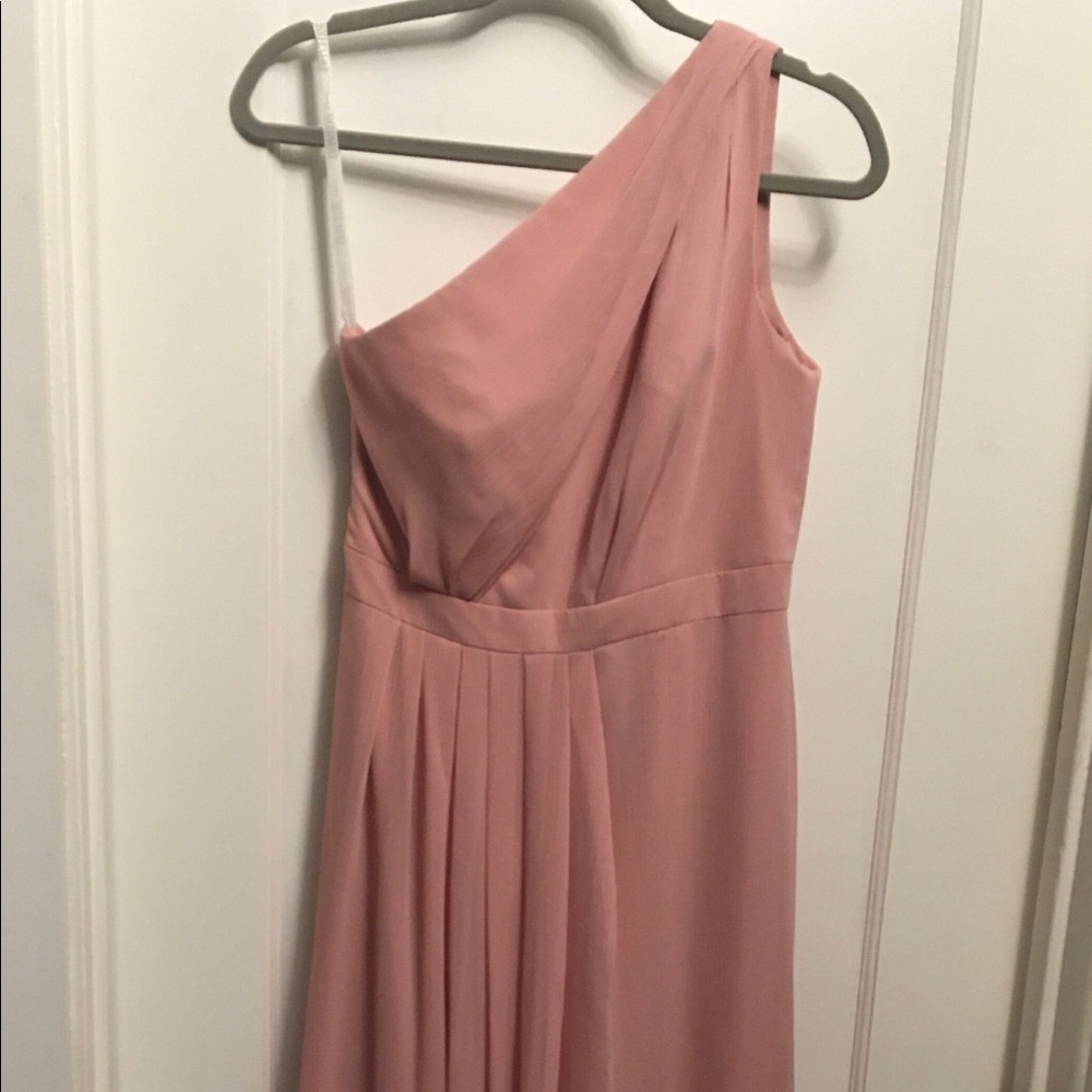 David’s Bridal long chiffon asymmetrical dress in Ballet pink. Women’s size 6.